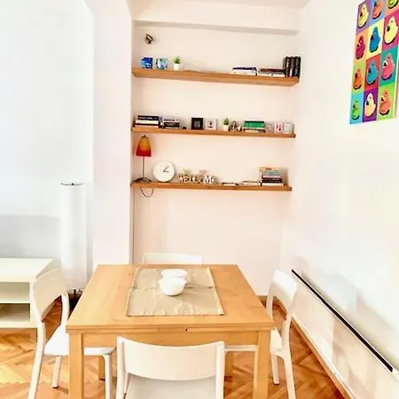 Quatro Apartment *